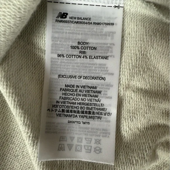 New Balance Boston Crop - Picture 3 of 4